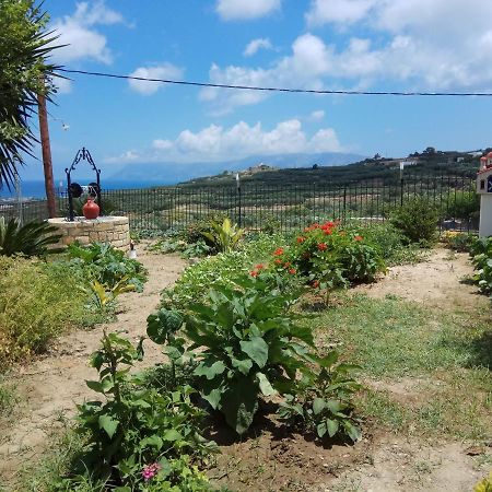 Gramvousa'S Filoxenia Apartment Kissamos Bagian luar foto