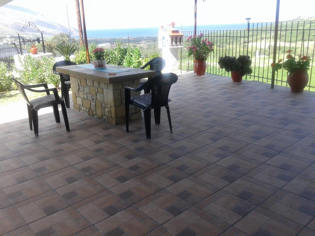 Gramvousa'S Filoxenia Apartment Kissamos Bagian luar foto